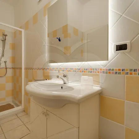 Sud Est - Goelba Apartment *